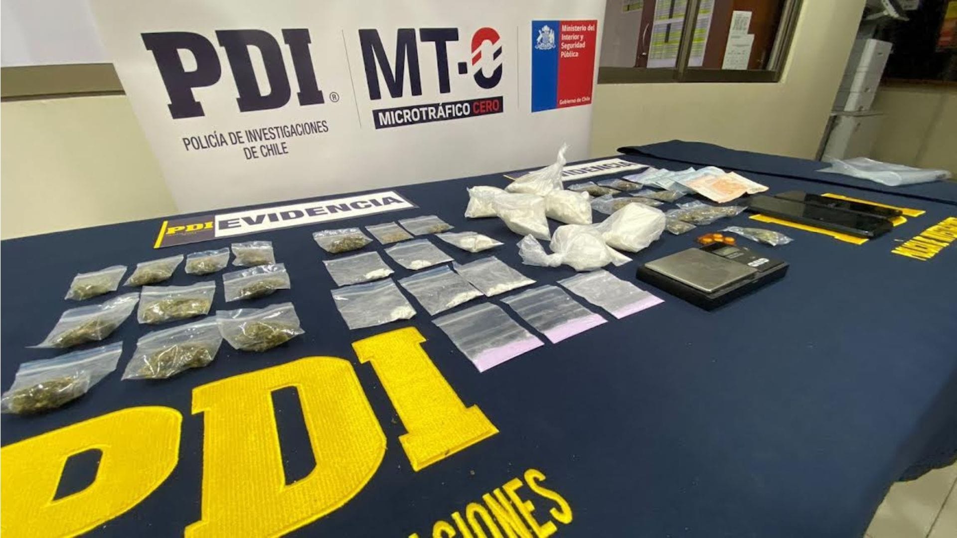 Detienen a pareja que vendía droga en playa de Papudo