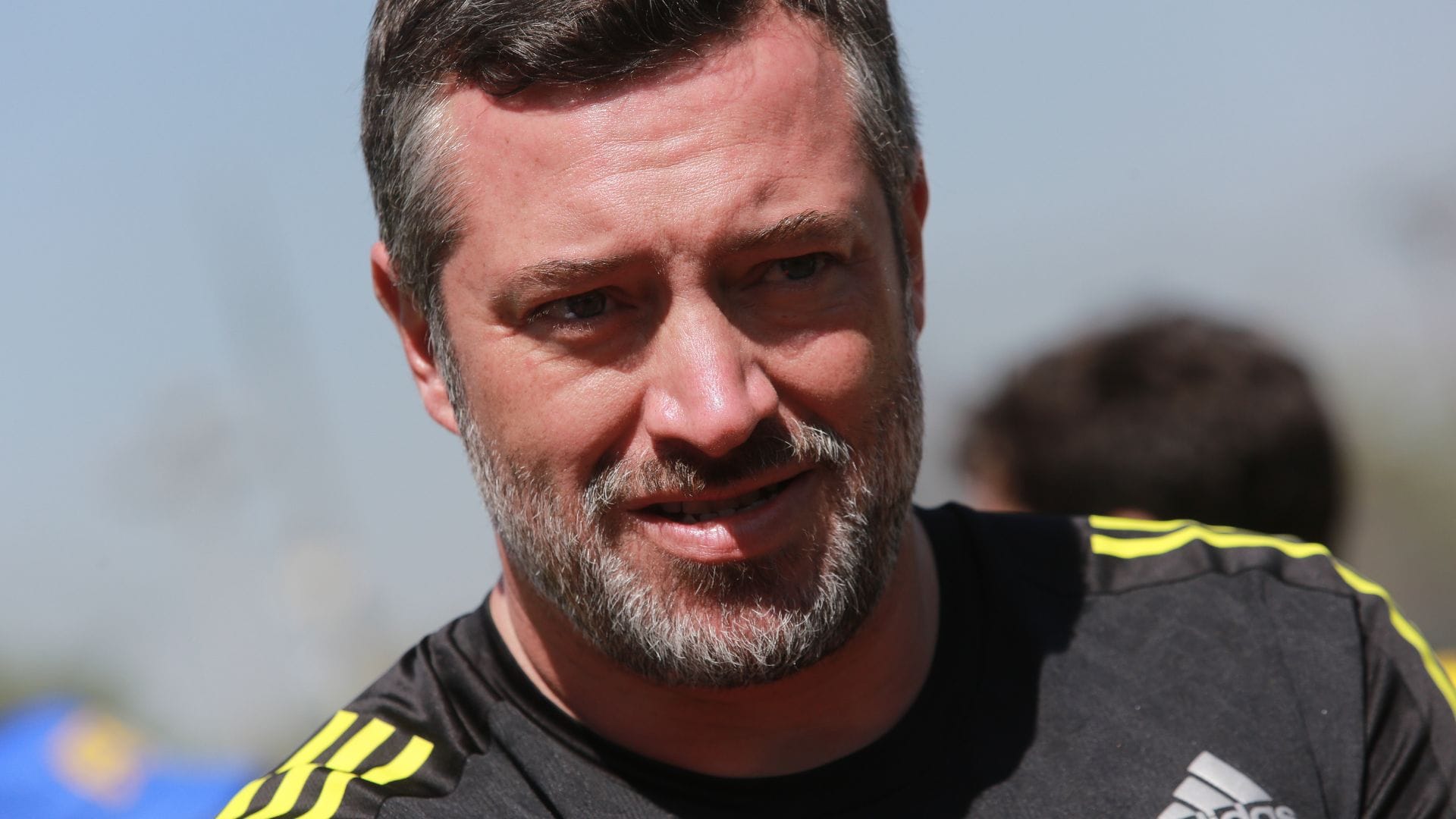 Todo por tirarse a mariscar: Sebastián Sichel sufrió fractura del peroné