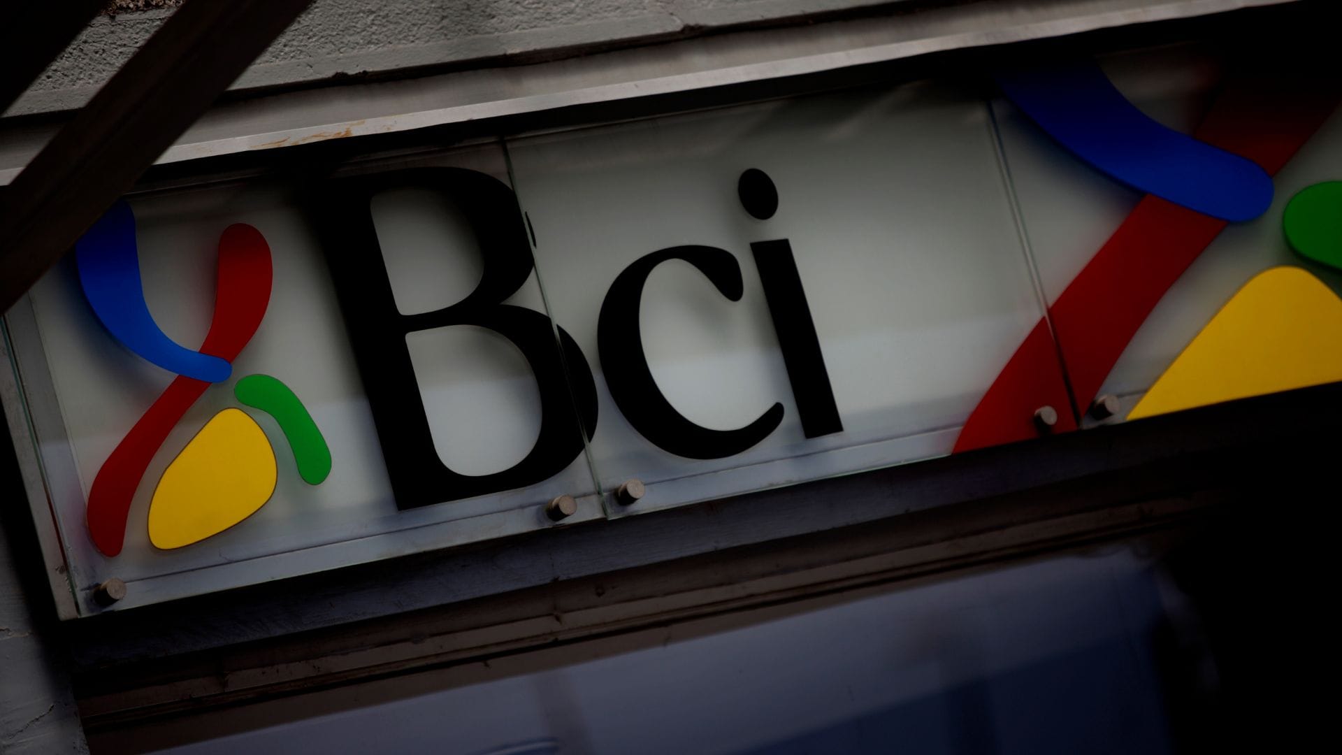 Bajaron la publicación tras ser reportada: Banco BCI lanzó a la venta moneda alusiva al Golpe de Estado