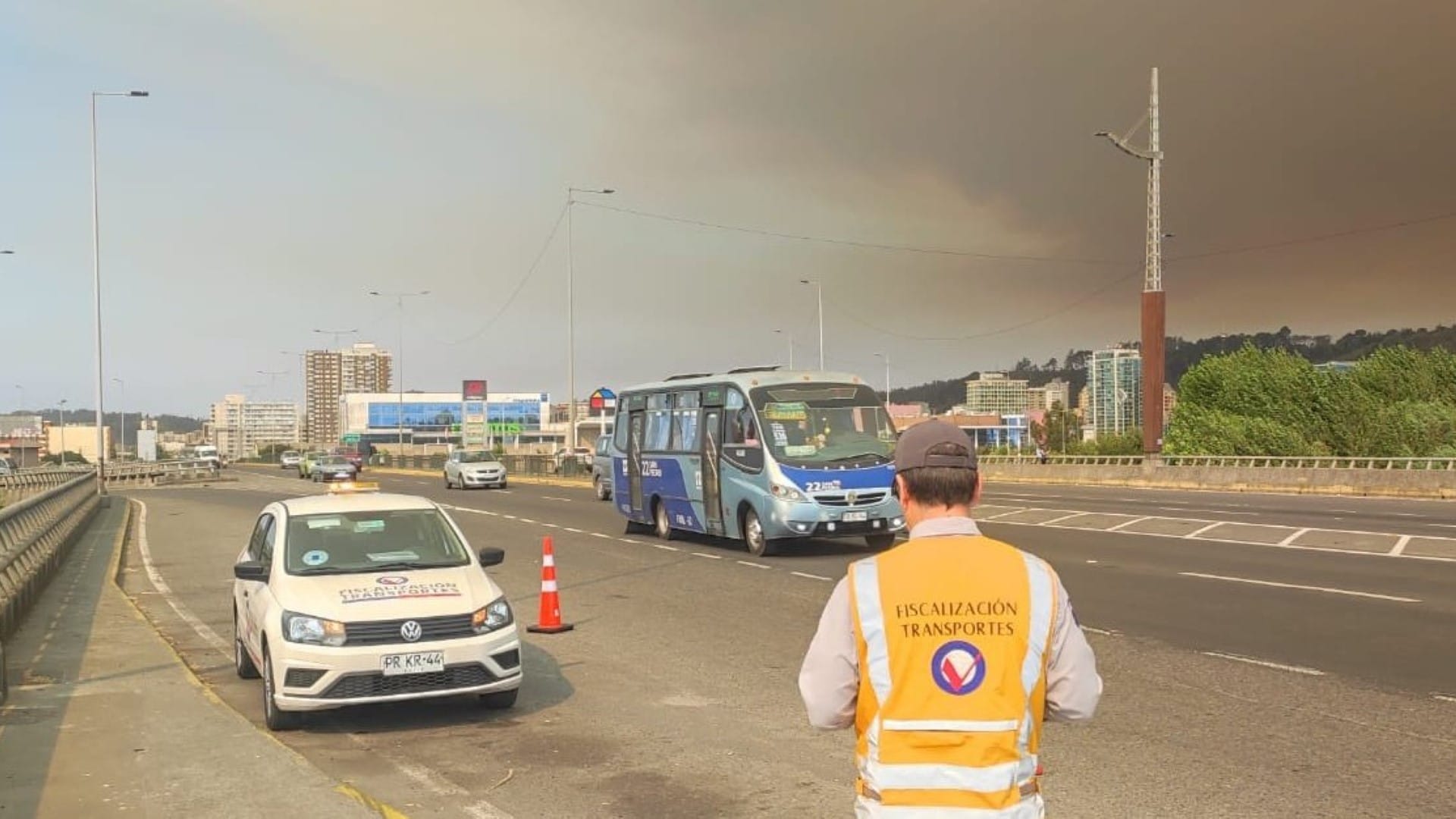 Mil autos con restricción cruzaron puentes del Biobío en el primer día del Plan de Contingencia