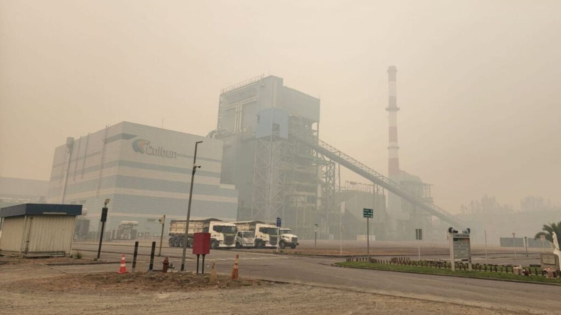 Colbún asegura que condiciones de incendio permiten reanudar operaciones de termoeléctrica en Coronel