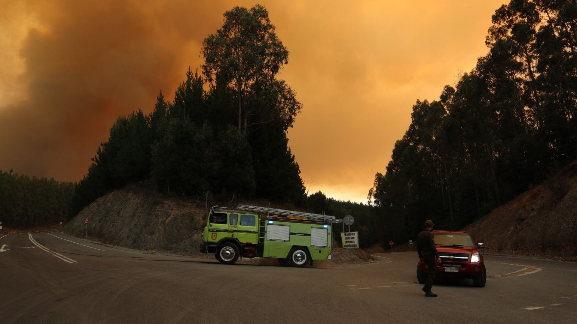 Ministro Marcel compromete reposición a municipios de recursos gastados en emergencia por incendios