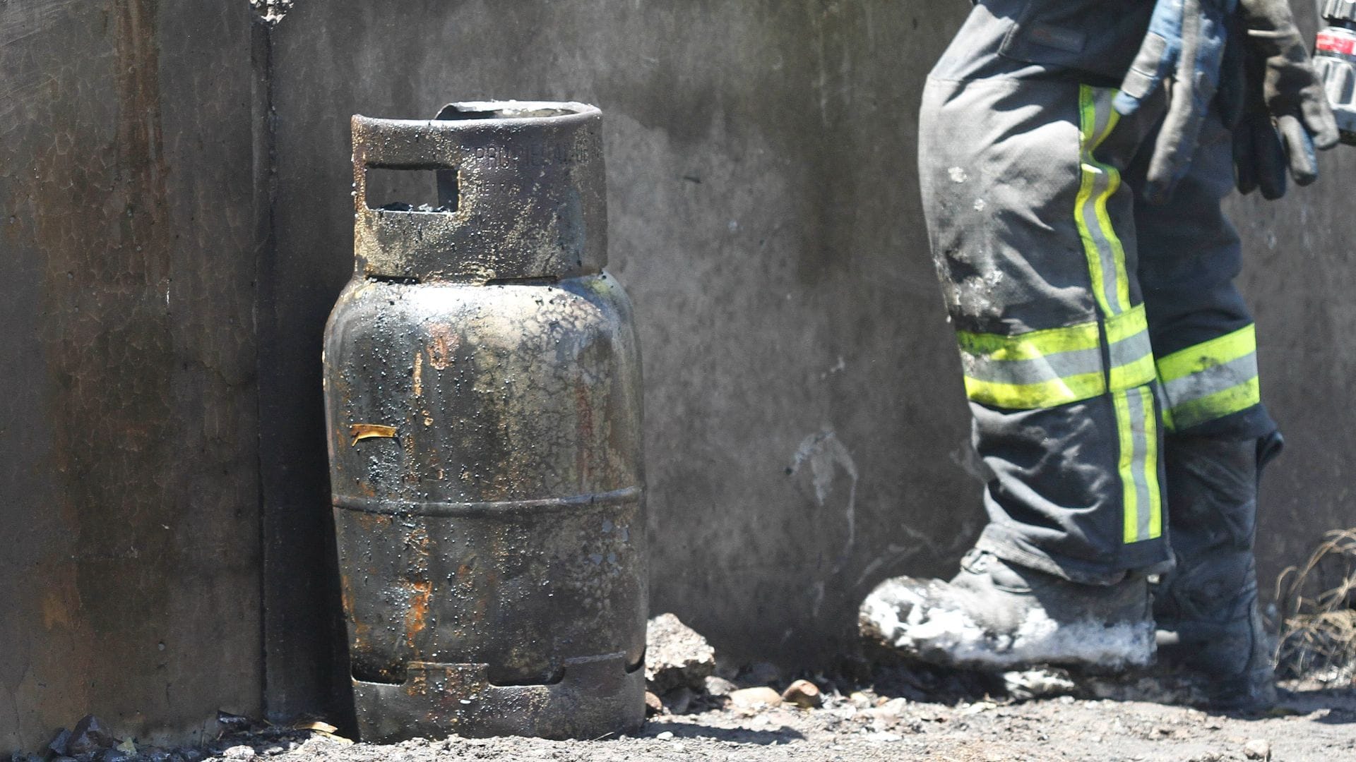 Empresas de gas deberán cambiar por nuevos los cilindros dañados en incendios forestales