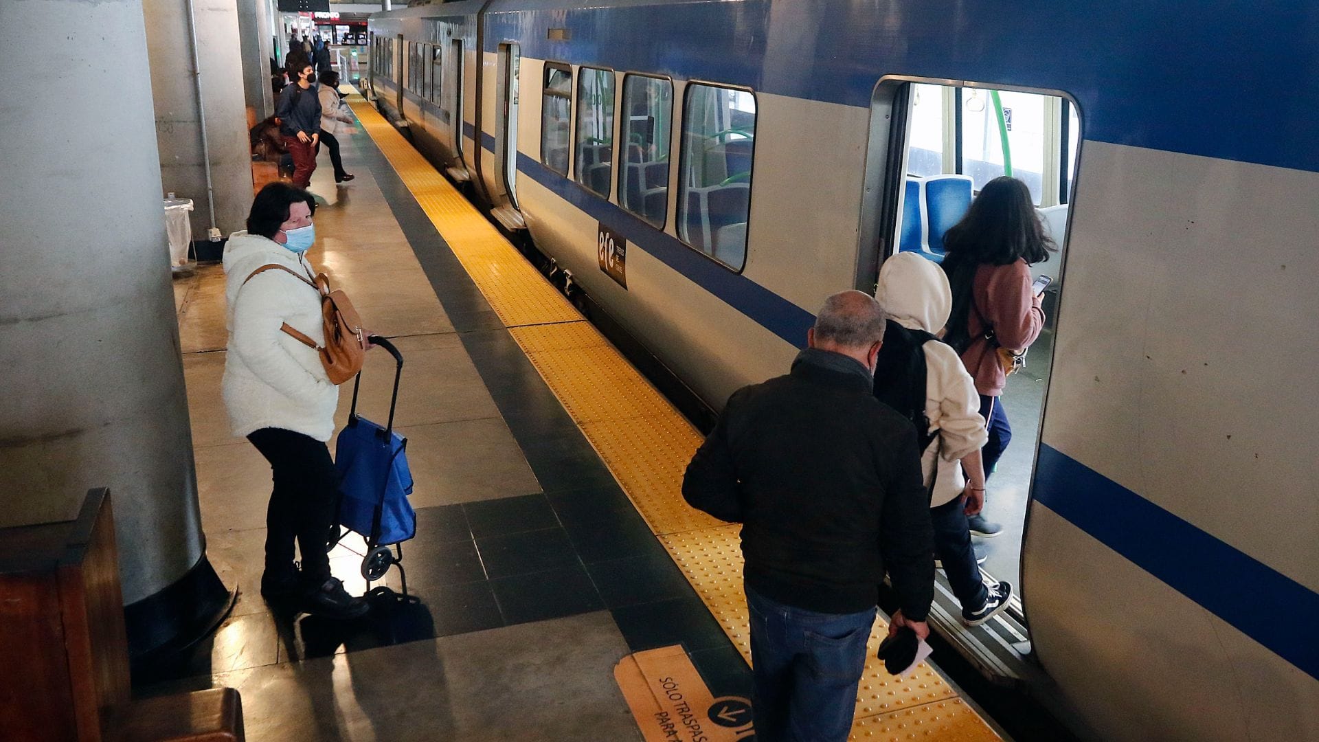 Encuentran cuerpo al interior de una estación del Metro de Valparaíso