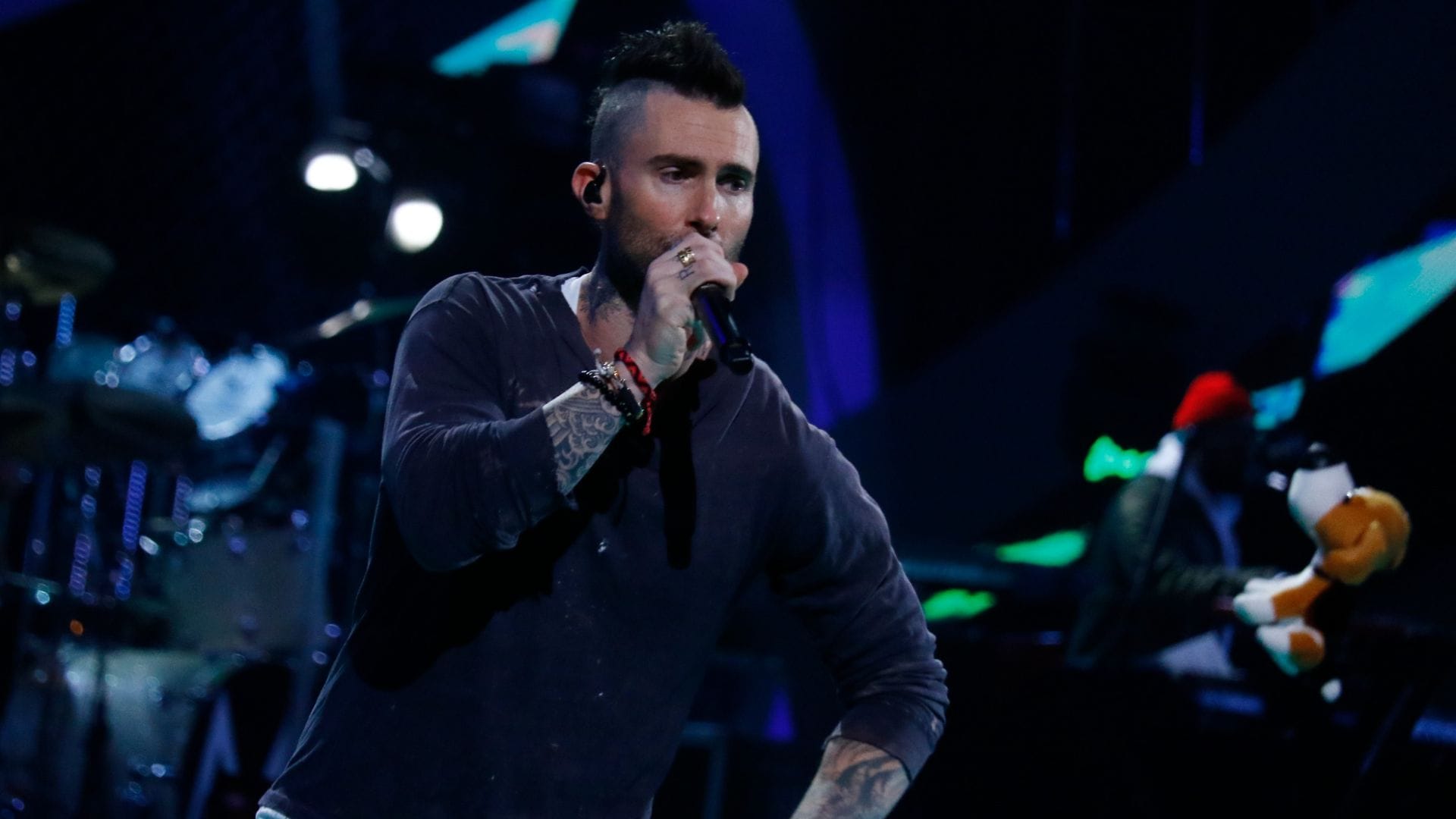Adam Levine denuncia ser víctima de estafa: Compró auto de lujo que sería falsificado