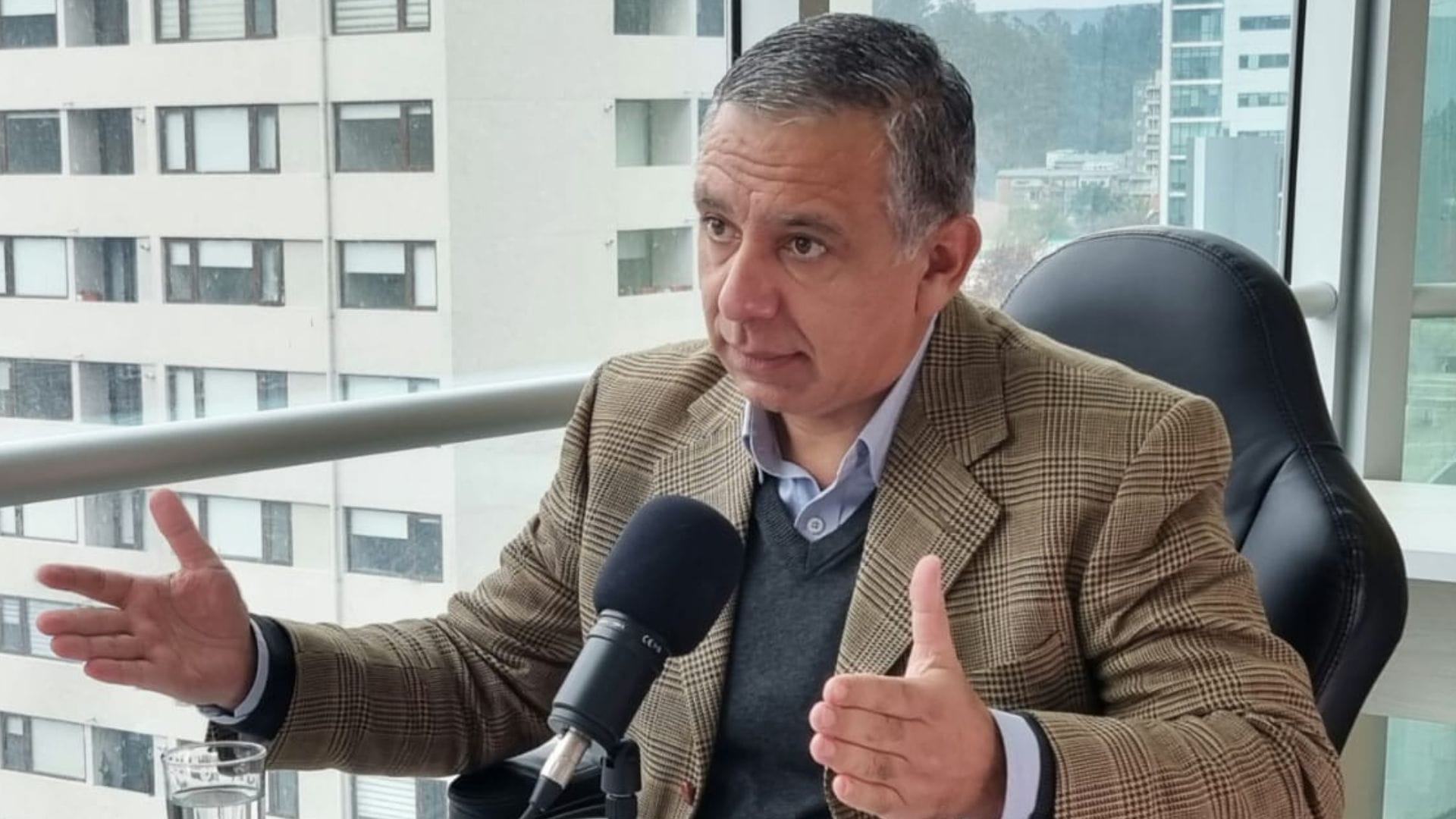 Alcalde de Penco, Víctor Hugo Figueroa en picada contra su sucesor por acusaciones de “amarres”: Confirmó querella contra Rodrigo Vera