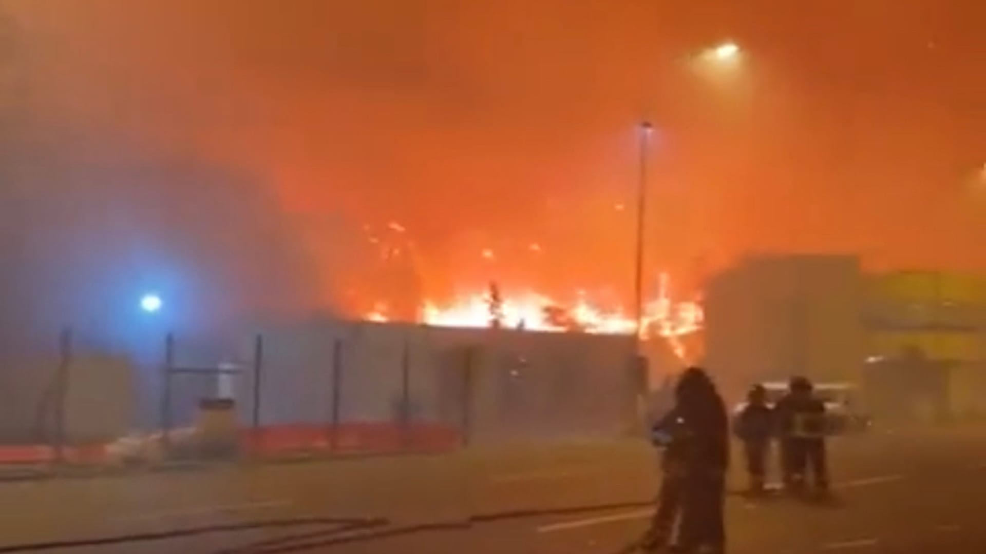 Incendios forestales alcanzan alrededores de peaje Agua Amarilla en la Autopista del Itata