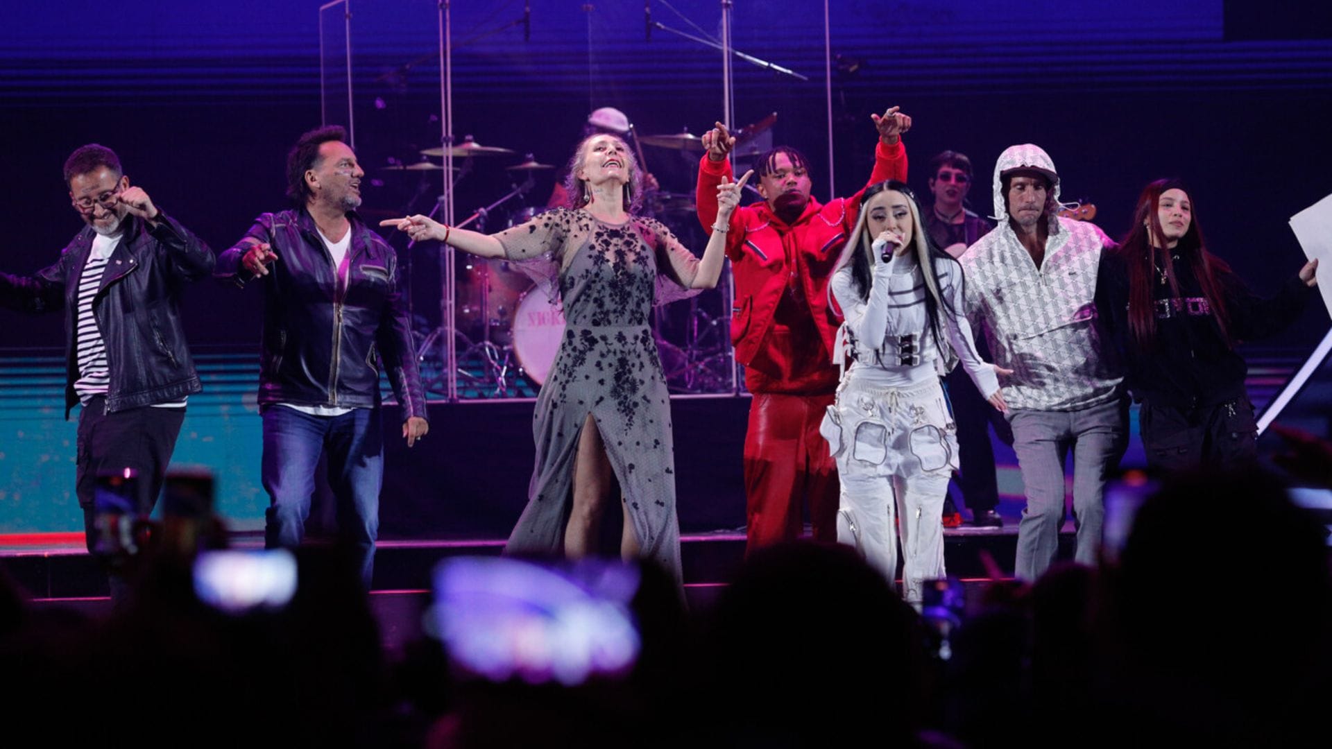 ¡Hasta Juanita Parra sacó los prohibidos! Jurado se lució bailando “Otra Noche” de Nicki Nicole