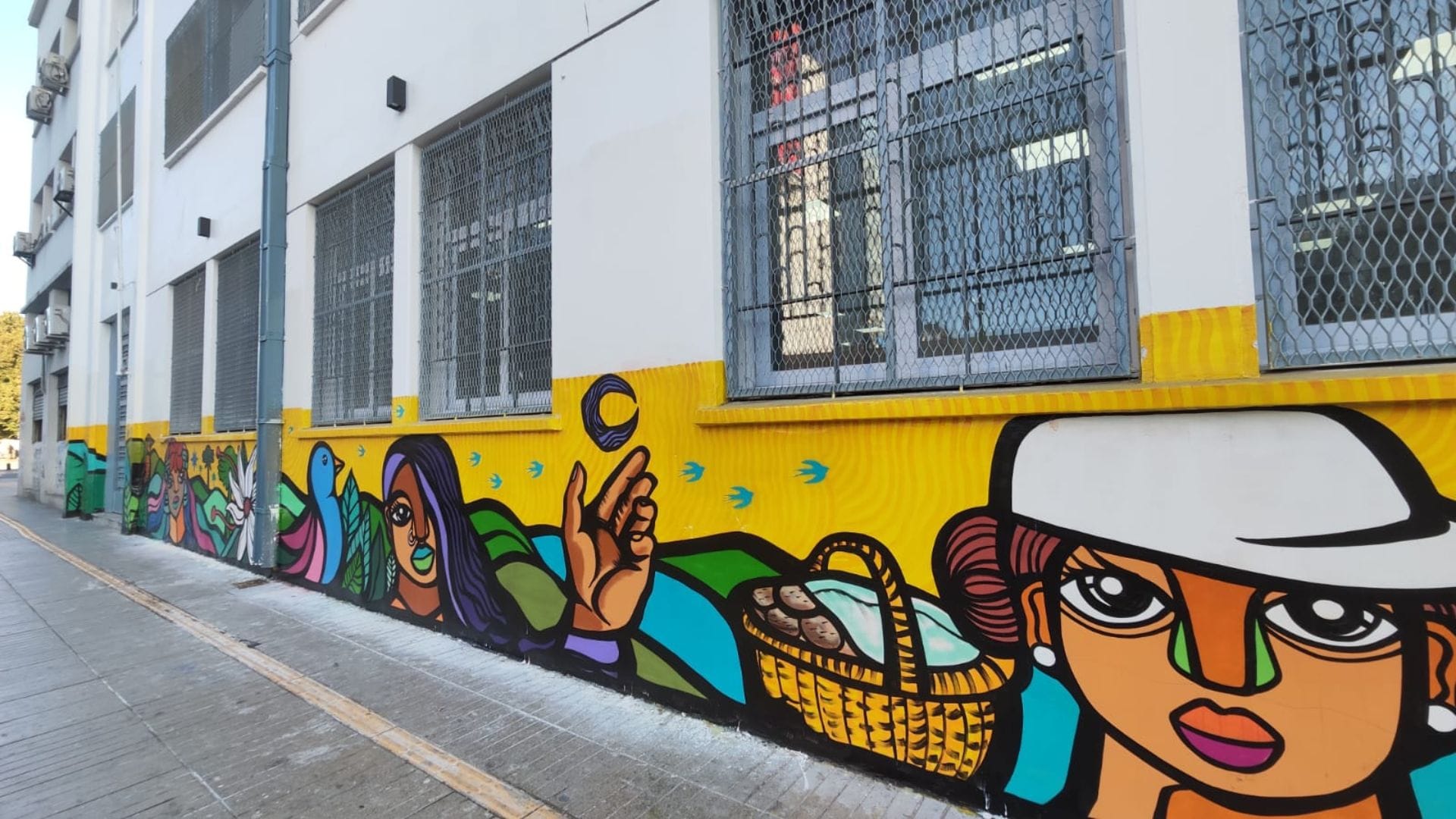 Restauran mural que fue vandalizado en el centro de Concepción