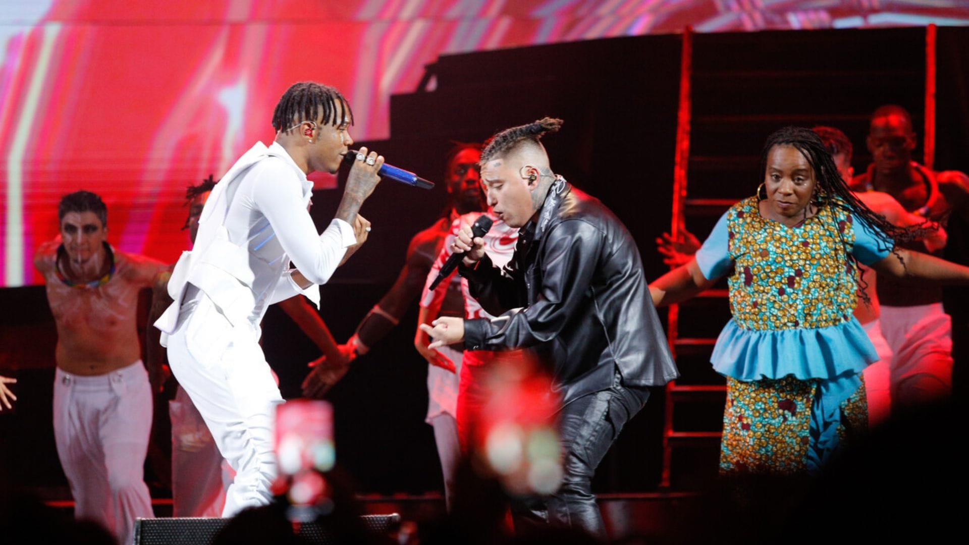 Polimá Westcoast subió al escenario a Pablo Chill-E para cantar “My Blood”