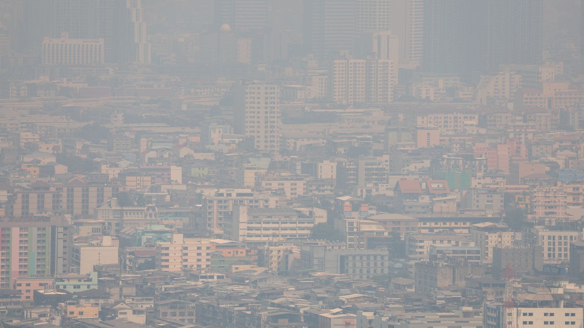 “Me arden los ojos”: Contaminación atmosférica en Tailandia superó los niveles de seguridad