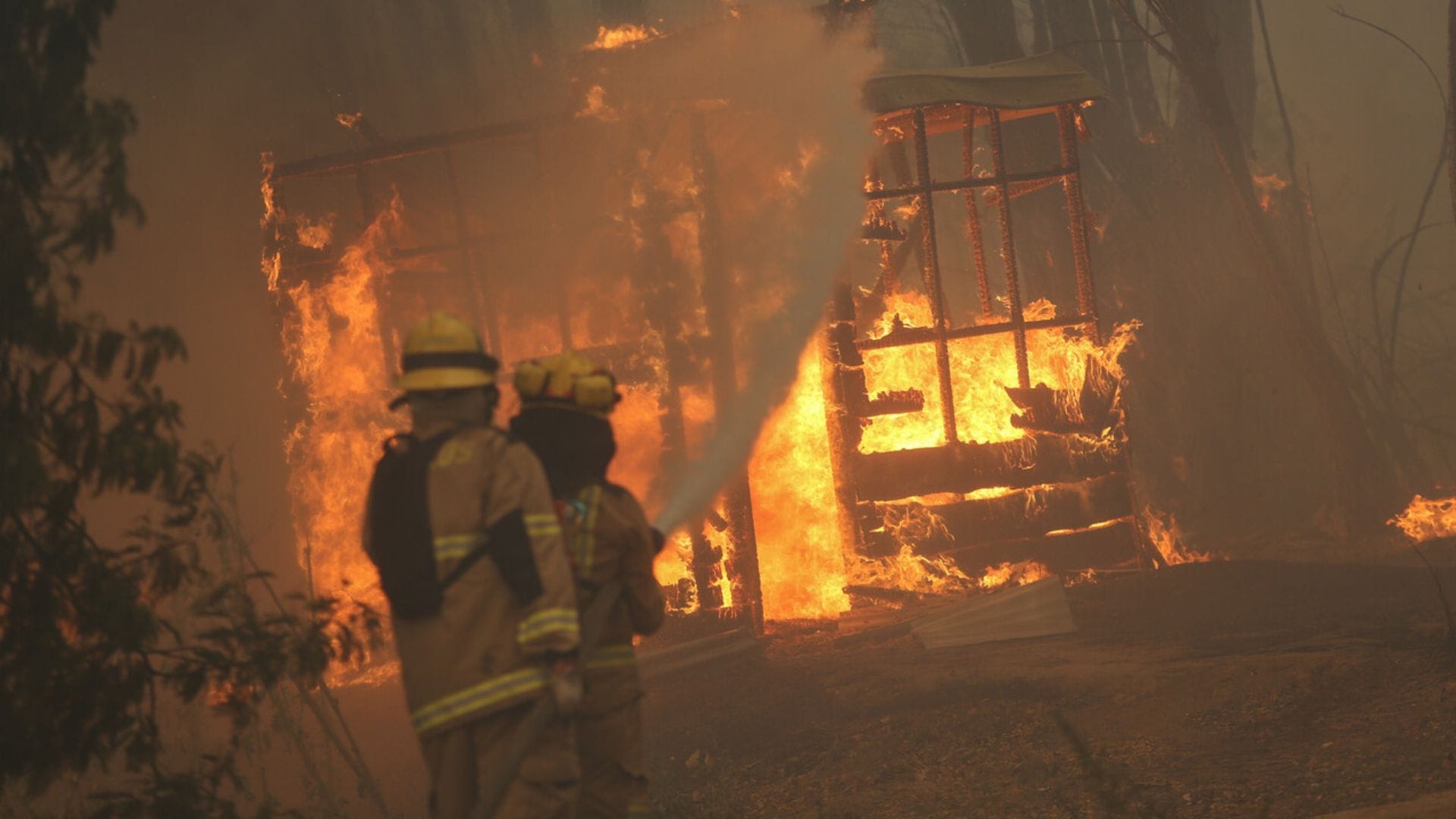“No todas las viviendas afectadas serán repuestas”: Preocupación por casas destruidas en incendios de Nacimiento