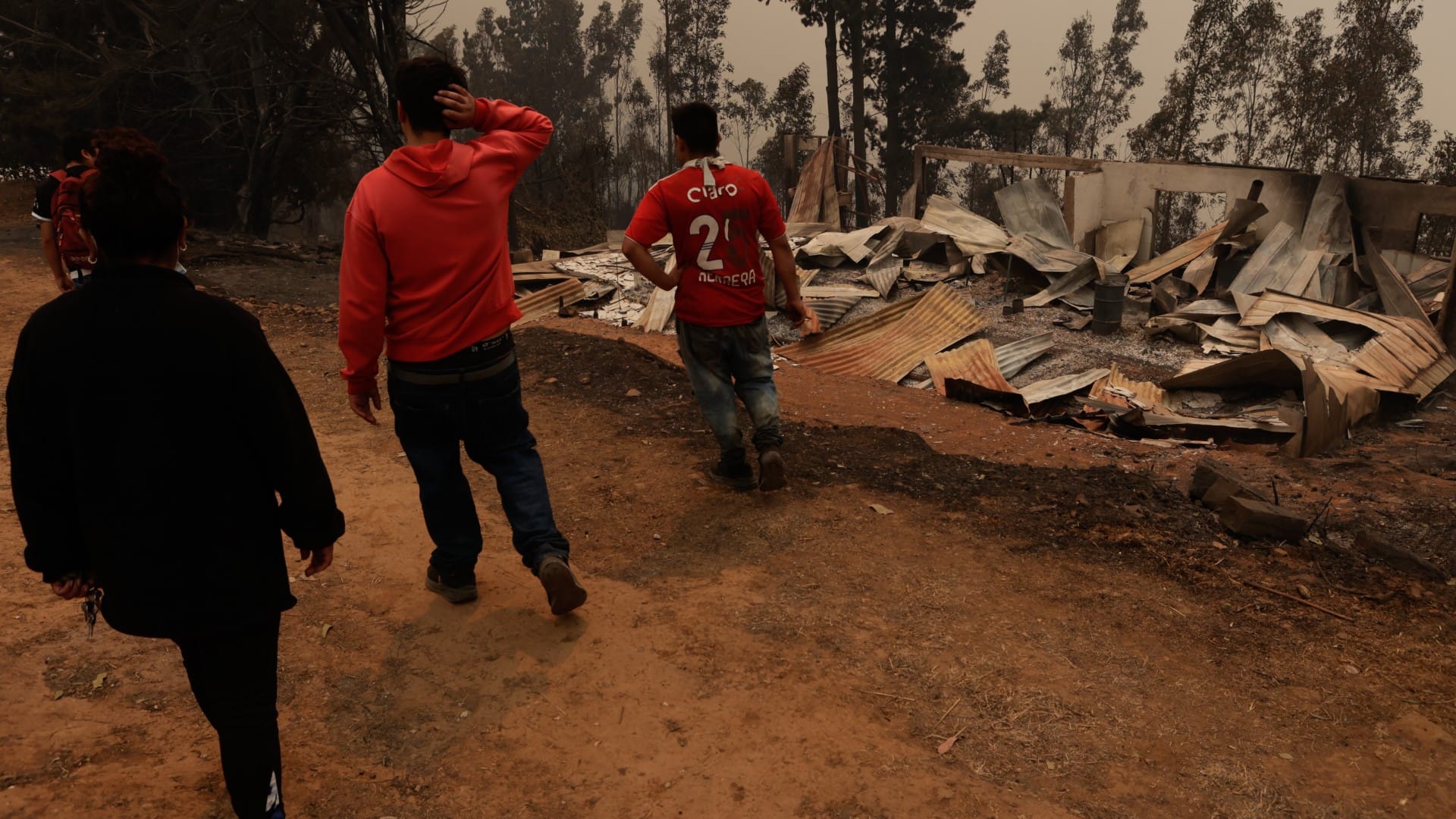 Emplazan a parlamentarios “ausentes” del Biobío durante la emergencia de los incendios forestales