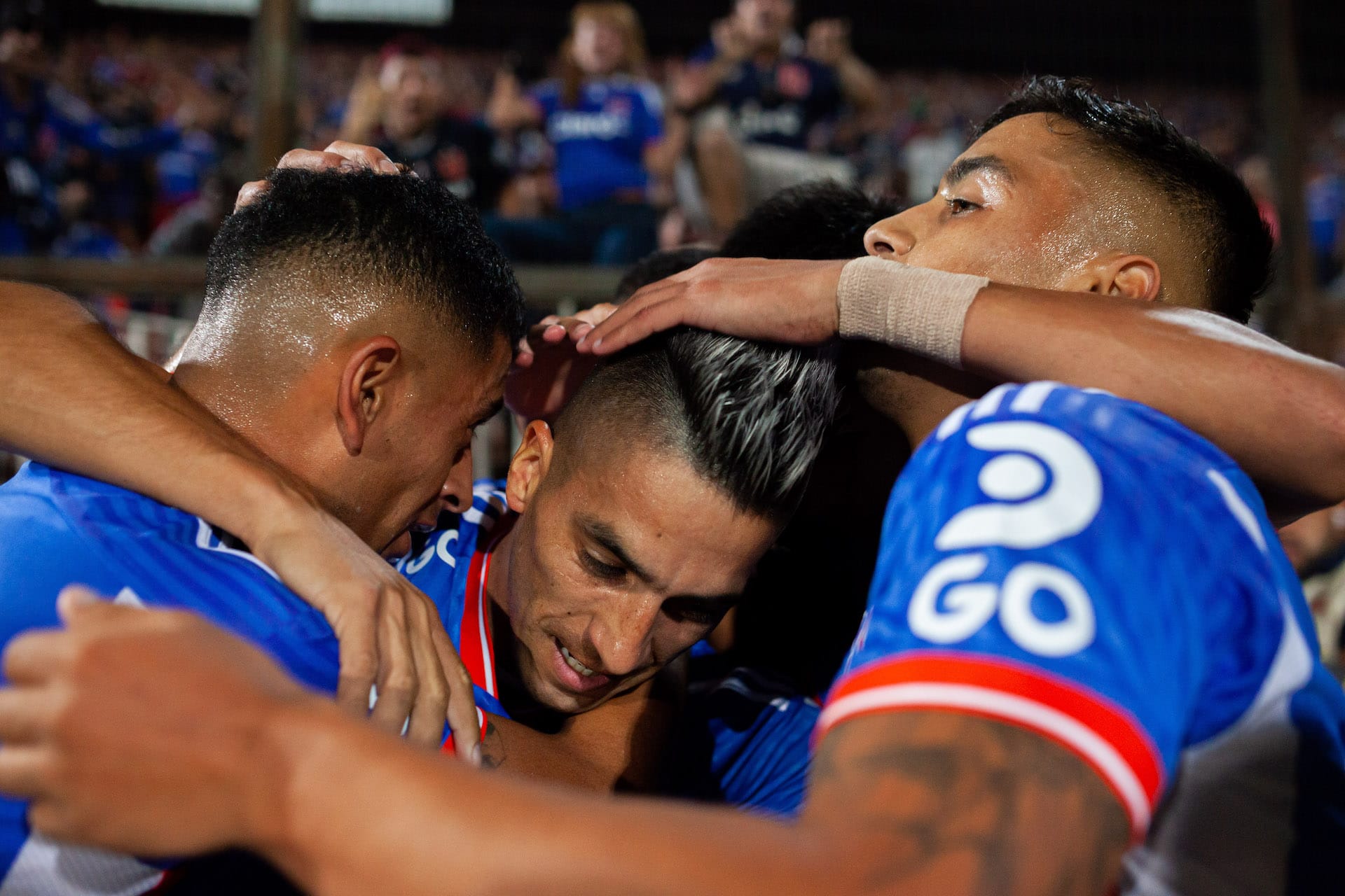 Universidad de Chile enreda puntos de cara al Superclásico del fútbol chileno