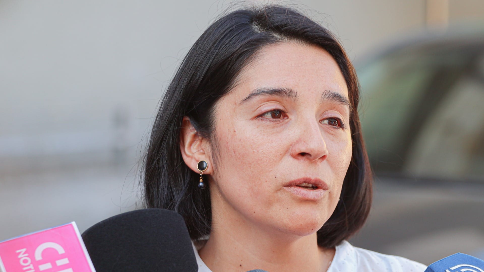 “El Presidente me ha mandado muchos mensajes, pero no ha sido capaz de llamarme él”: Esposa de carabinero fallecido abogó por justicia