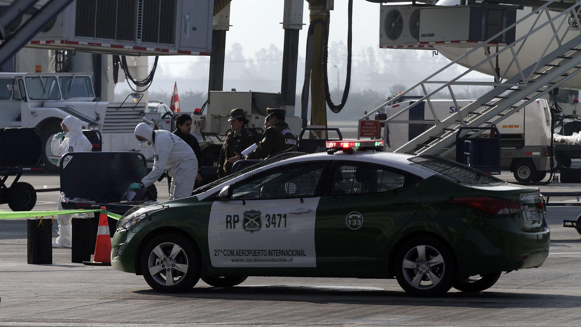 Delincuentes matan a tiros a funcionario DGAC en Aeropuerto de Santiago: Intentaron robar camión de valores