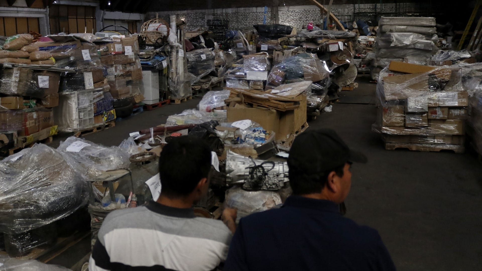 Delincuentes concretan violento asalto armado en las bodegas de Starken en San Bernardo