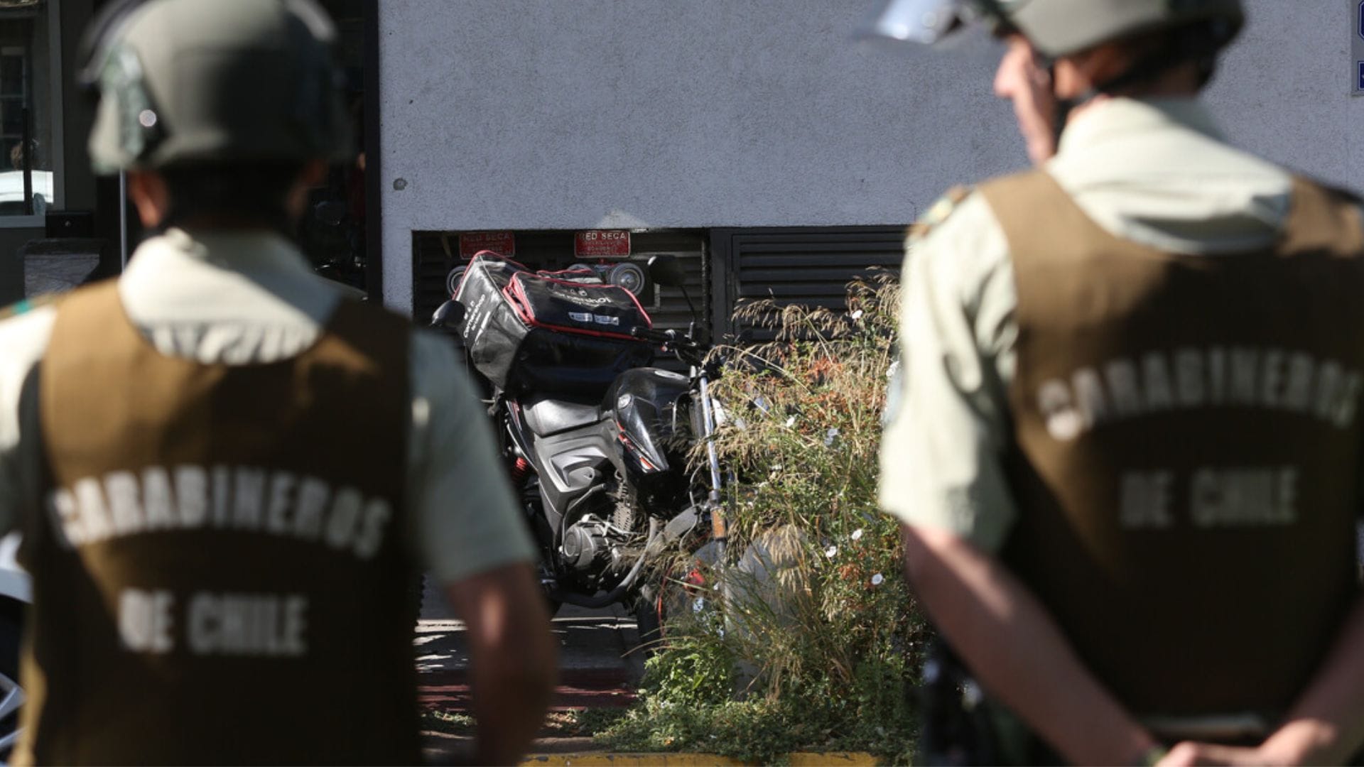 Uno de ellos lo confesó todo: Dan de baja a tres carabineros por robar a motociclista en Pudahuel