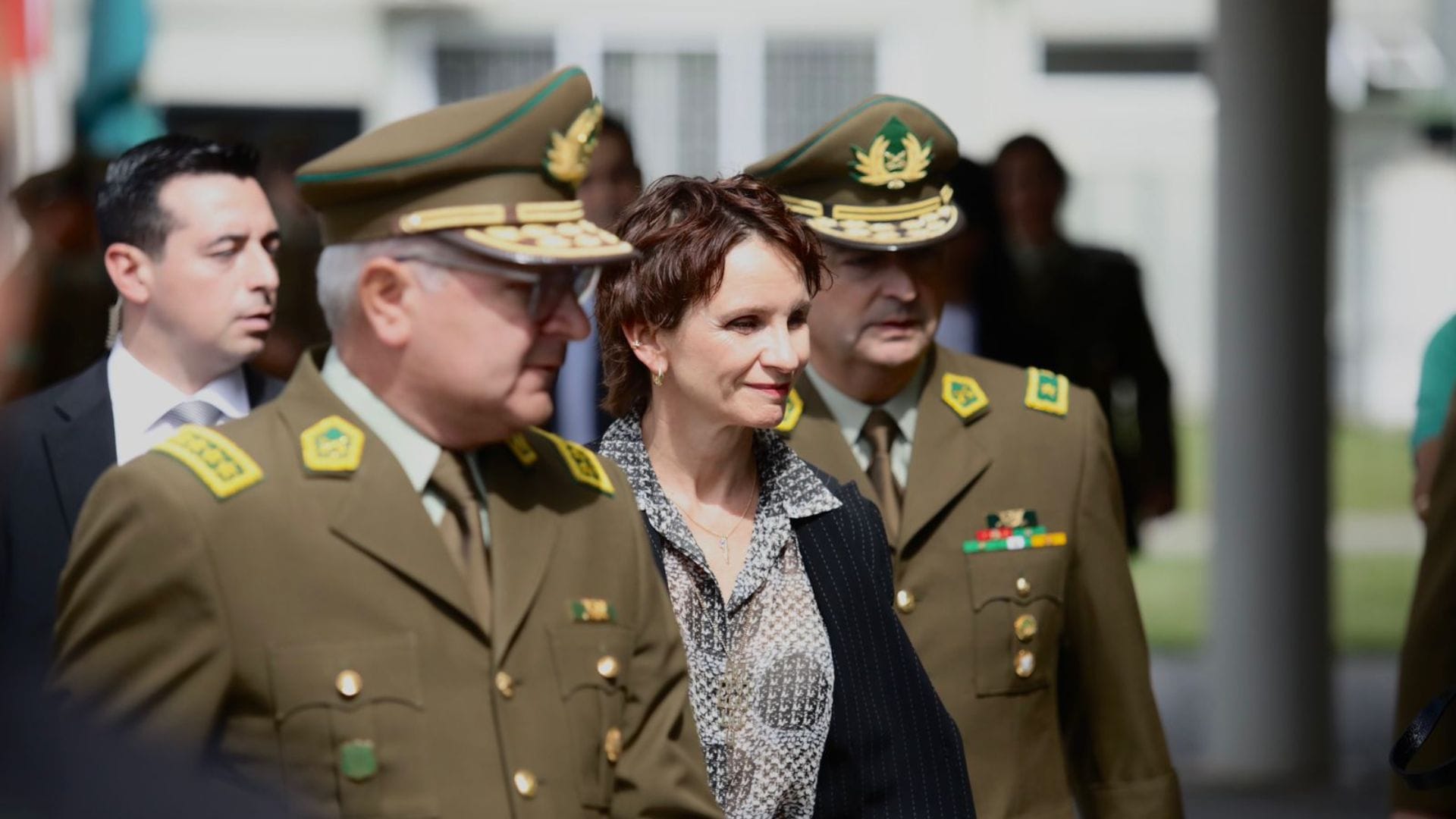 Ministra Tohá llegó al responso del cabo Álex Salazar en Concepción
