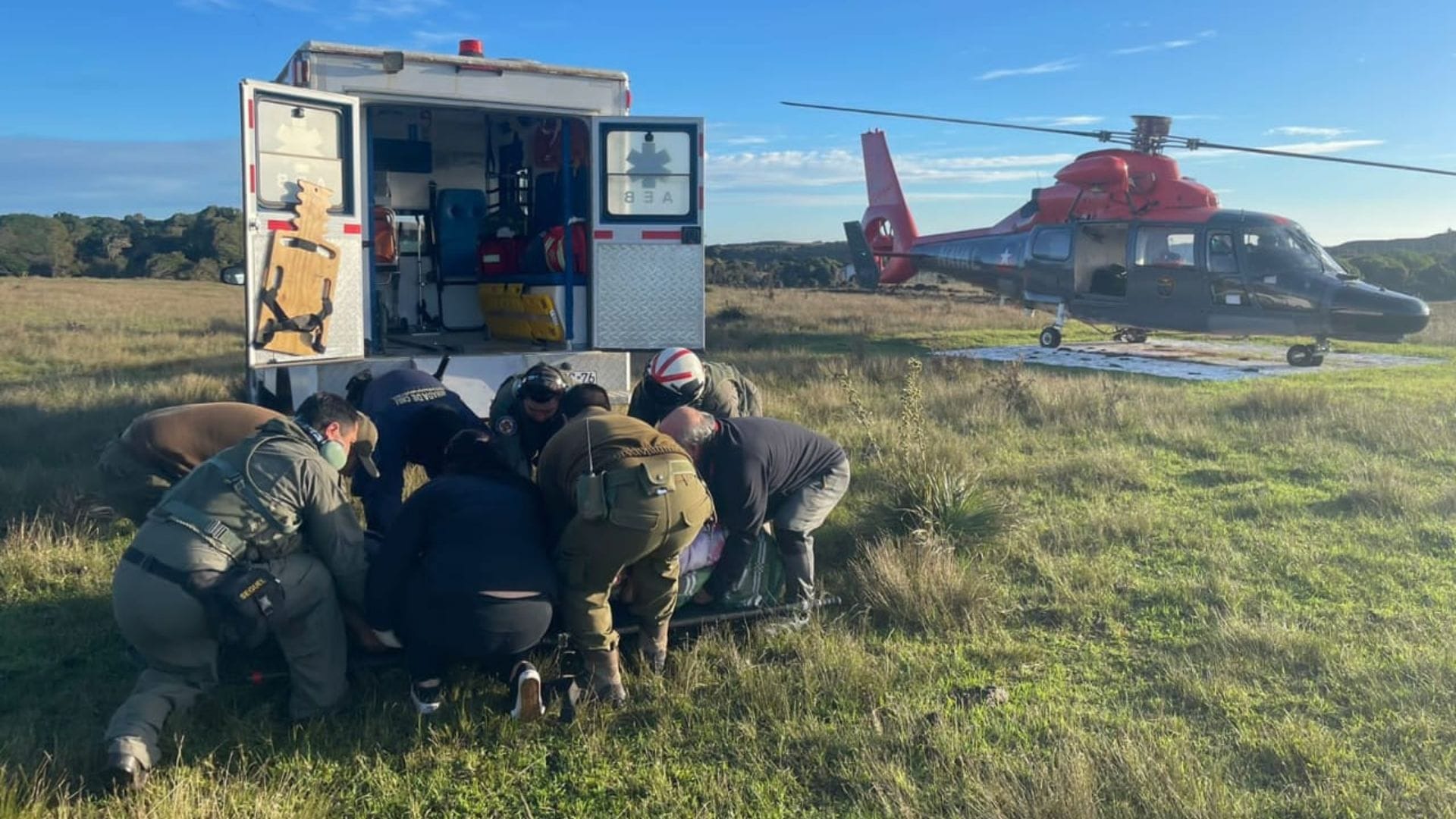Hombre de 53 años fue evacuado por la Armada tras sufrir lesiones de gravedad en la Isla Mocha