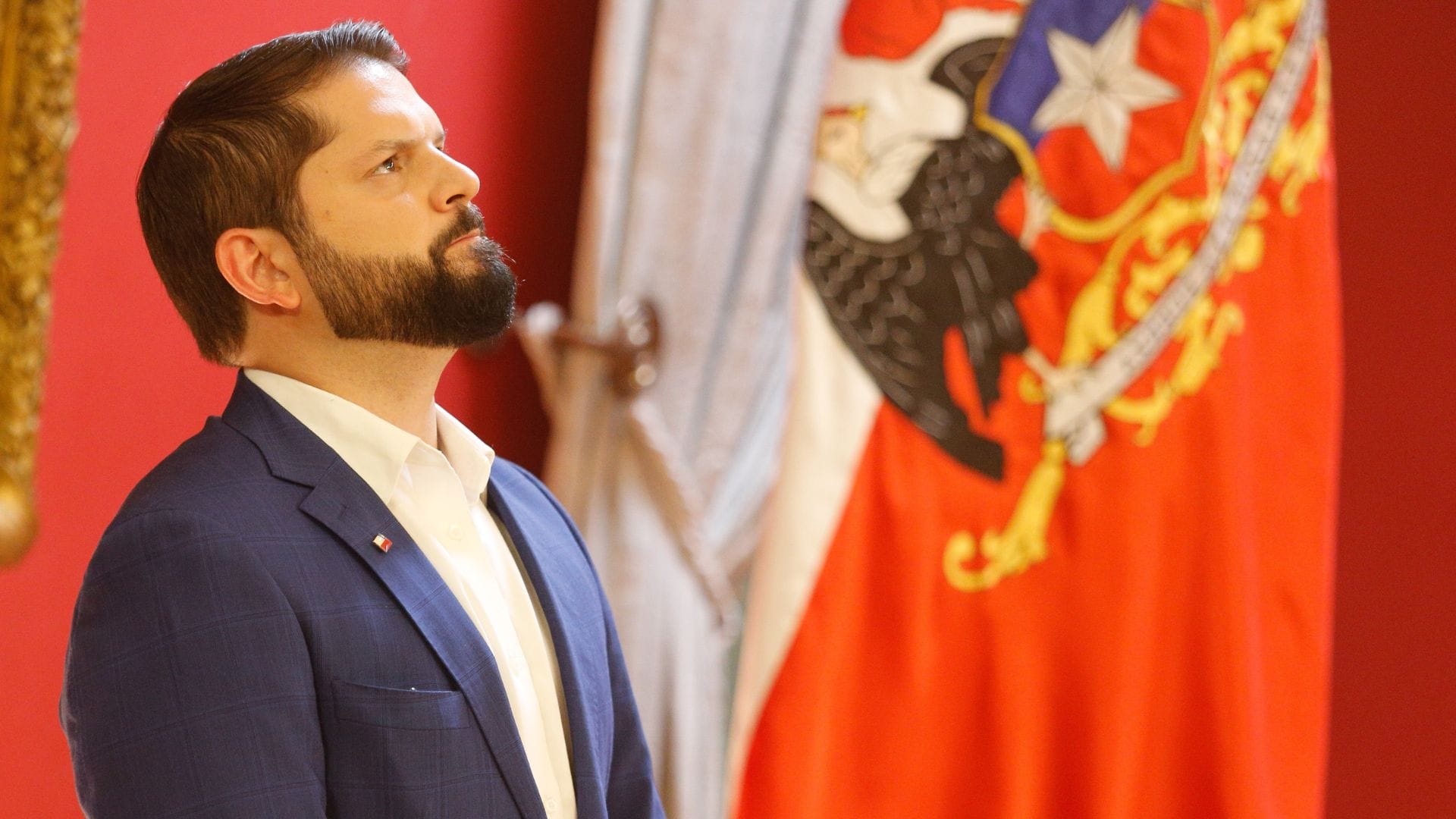 Cadem: Boric tiene el promedio más bajo de aprobación de todos los jefes de Estado desde el retorno a la democracia