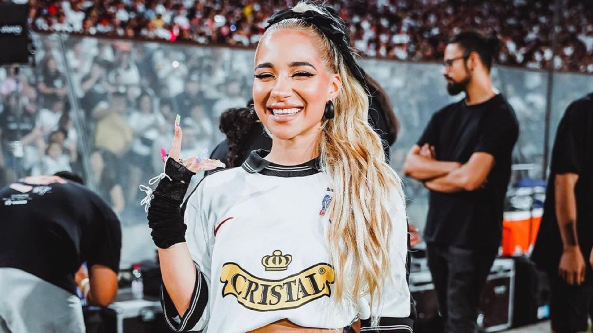 El paso de Princesa Alba en el último adiós de Paredes: Viajó desde México solo para cantar
