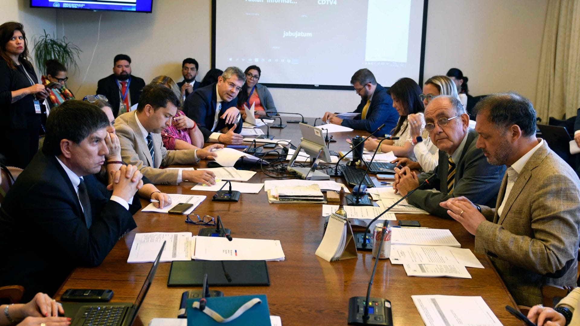 Suspenden semana distrital tras muerte de Carabinera: ¿Habrá urgencia en proyectos de ley de seguridad?
