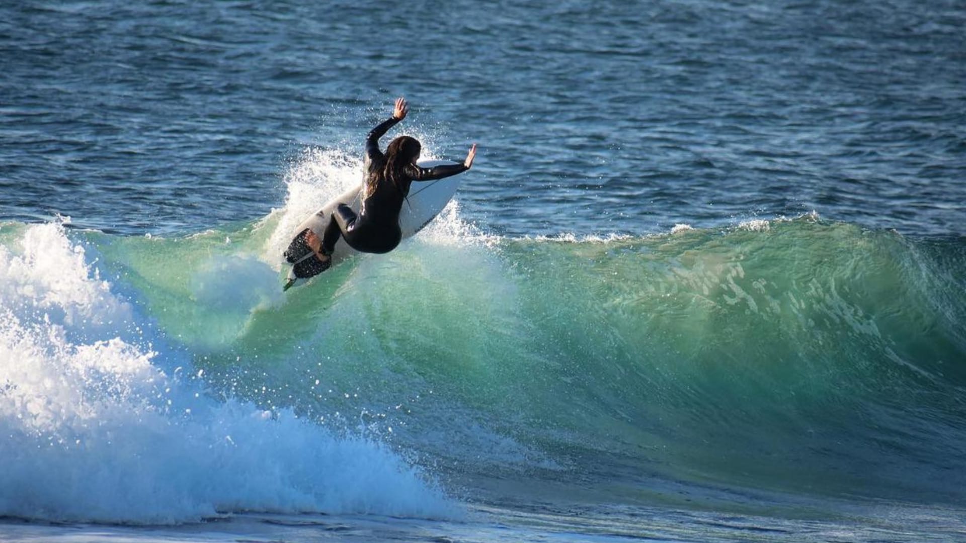 Final Circuito Sureño del Surf: Hasta Cobquecura llegarán los mejores surfistas del sur de Chile