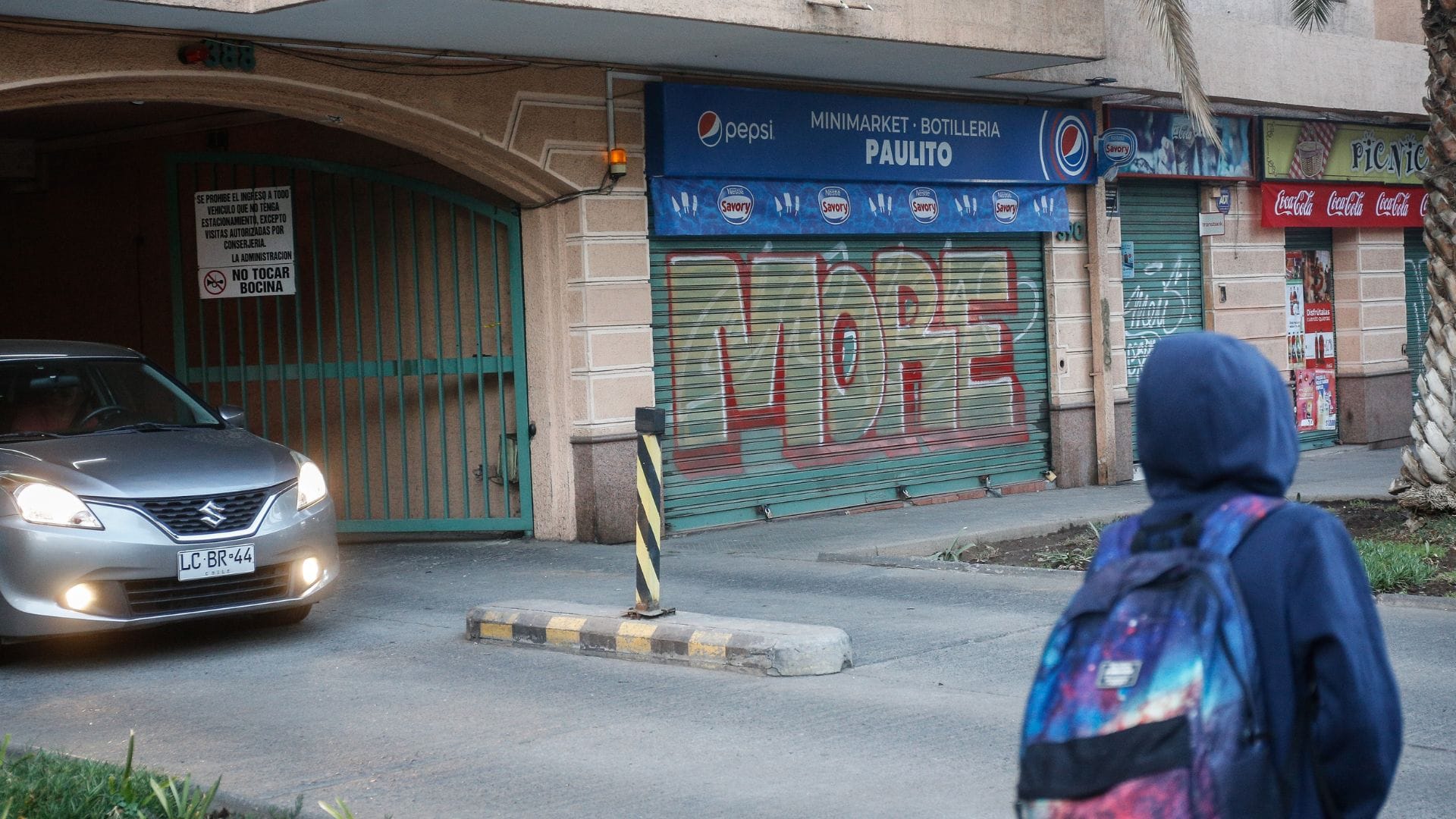 Joven que murió baleado en minimarket de Santiago estaba de vacaciones en Chile