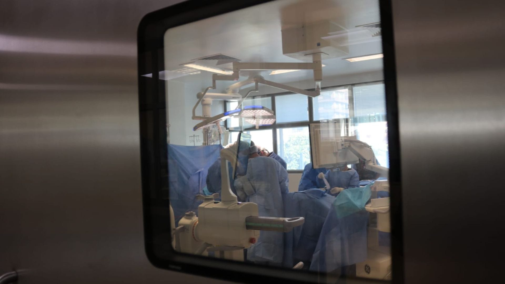 Entregan detalles del estado de salud del carabinero atropellado en Concepción: Está internado en la UCI
