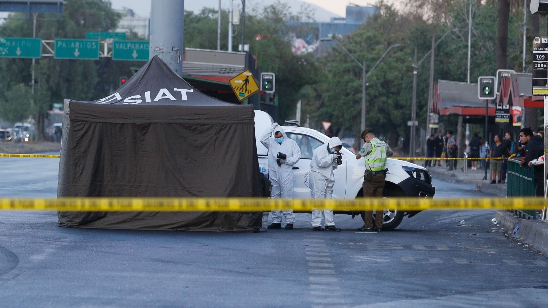 Tragedia en la Alameda: Adultos mayores mueren atropellados por conductor que se dio a la fuga