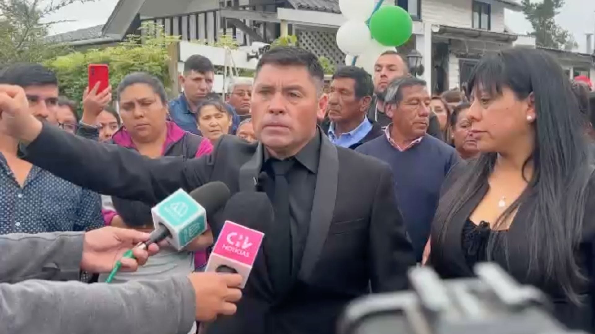 “Que se devuelva la autoridad a Carabineros”: Hermano de Alex Salazar pide a Boric ley con el nombre del policía asesinado en Concepción