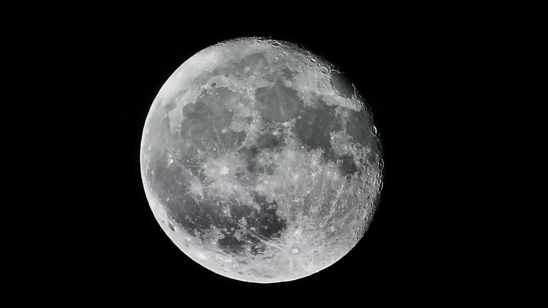 Así fue el impacto de un asteroide sobre la superficie de la Luna: Astrónomo grabó el momento