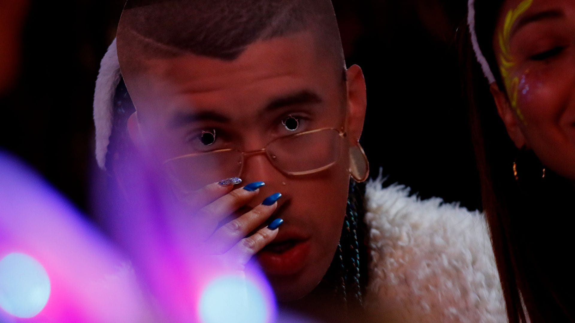 Su expareja exige más de $33 mil millones de pesos: ¿Por qué fue demandado Bad Bunny?