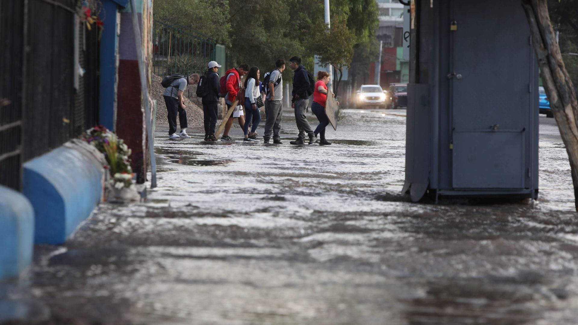 Rotura de matriz de agua: Recoleta suspende clases en cuatro establecimientos educacionales