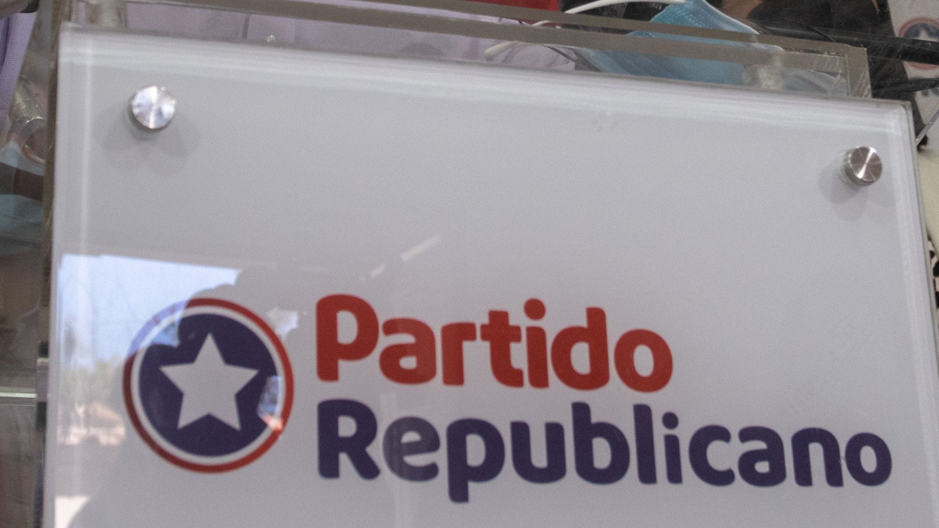 Candidato republicano al Consejo Constitucional renuncia tras ser detenido por conducir bajo la influencia del alcohol