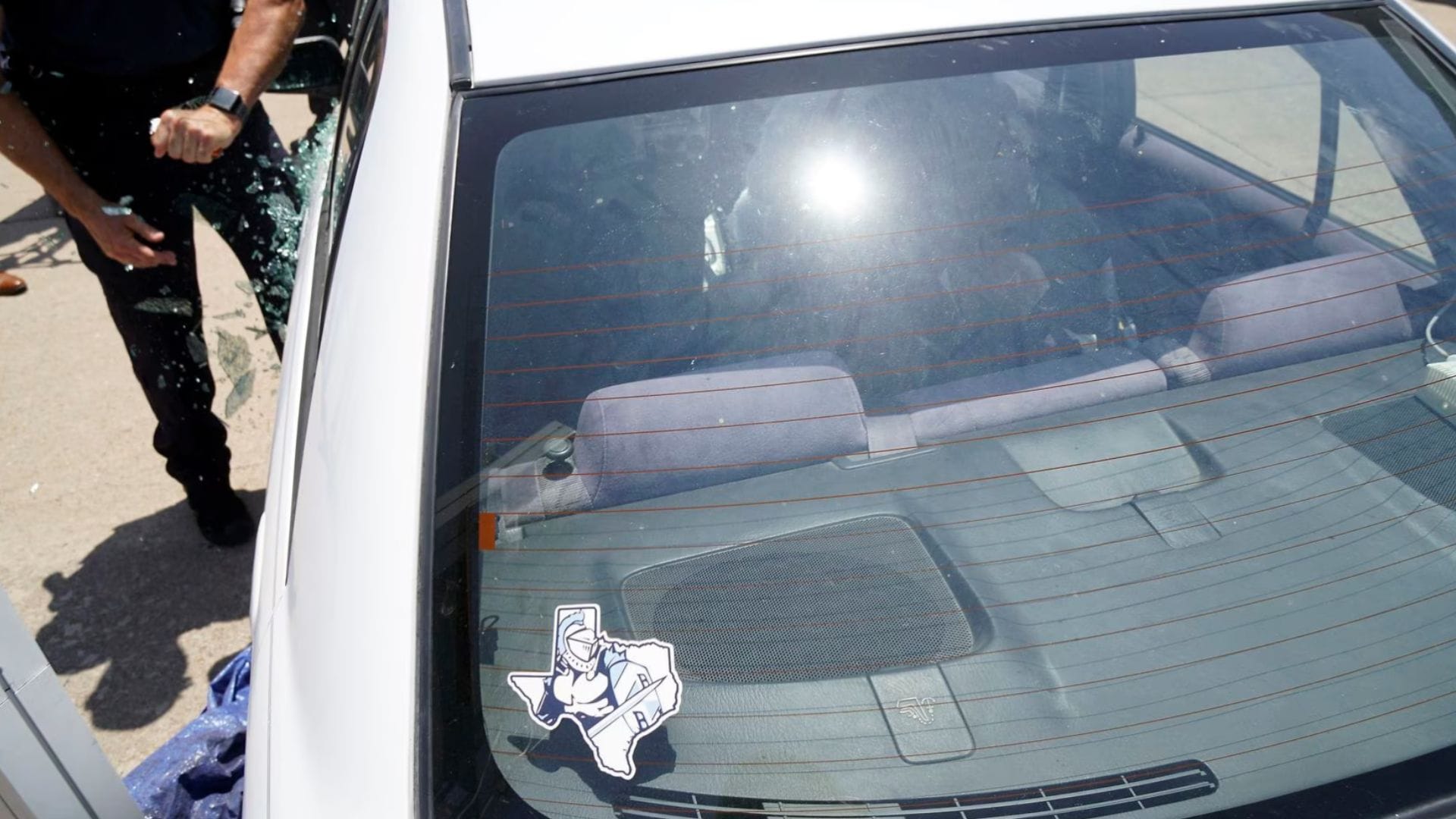 Con 32 grados: Niño de dos años murió de un golpe de calor tras ser olvidado por su padre al interior de un vehículo en Estados Unidos