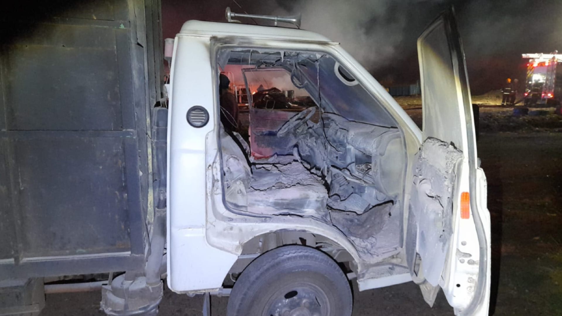 Dos personas baleadas y casas y vehículos quemados tras nuevo ataque incendiario en Victoria