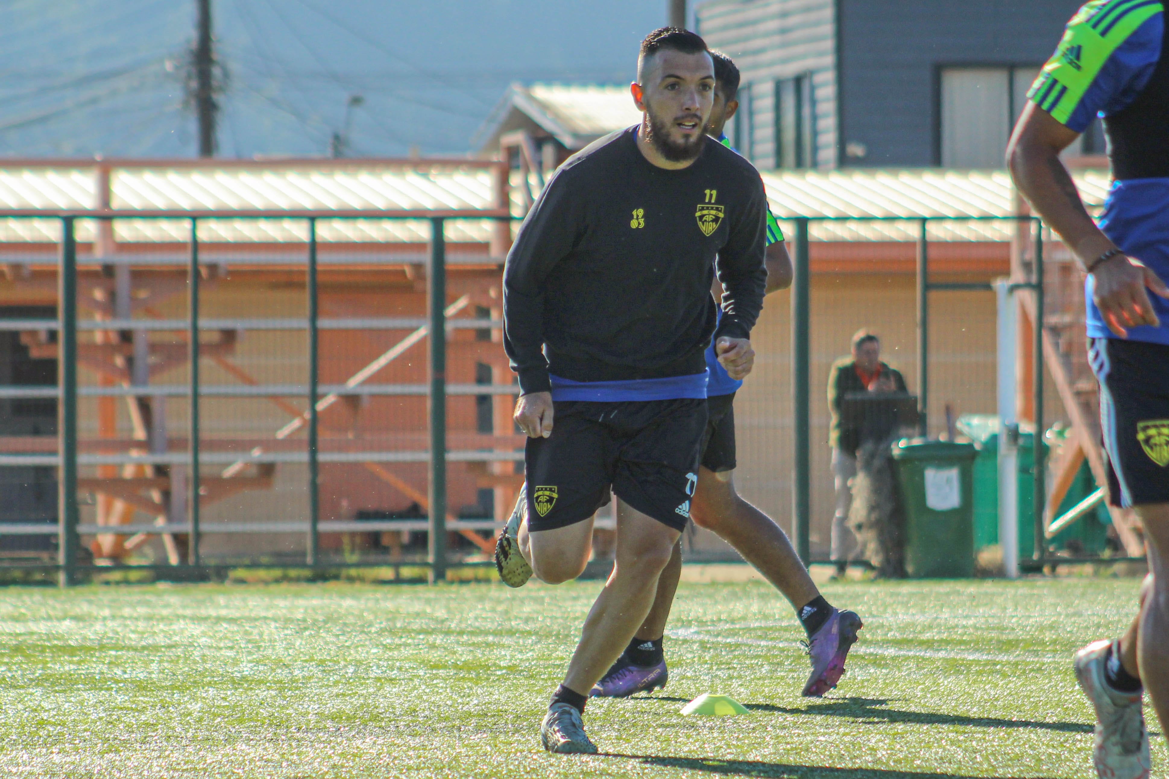 Fernández Vial refuerza su delantera con campeón del fútbol chileno