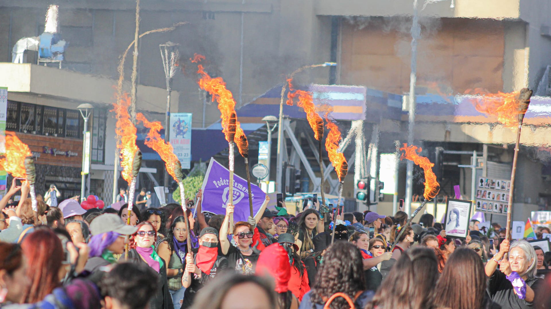 Masiva marcha se realizó en conmemoración del Día Internacional de la Mujer en Concepción