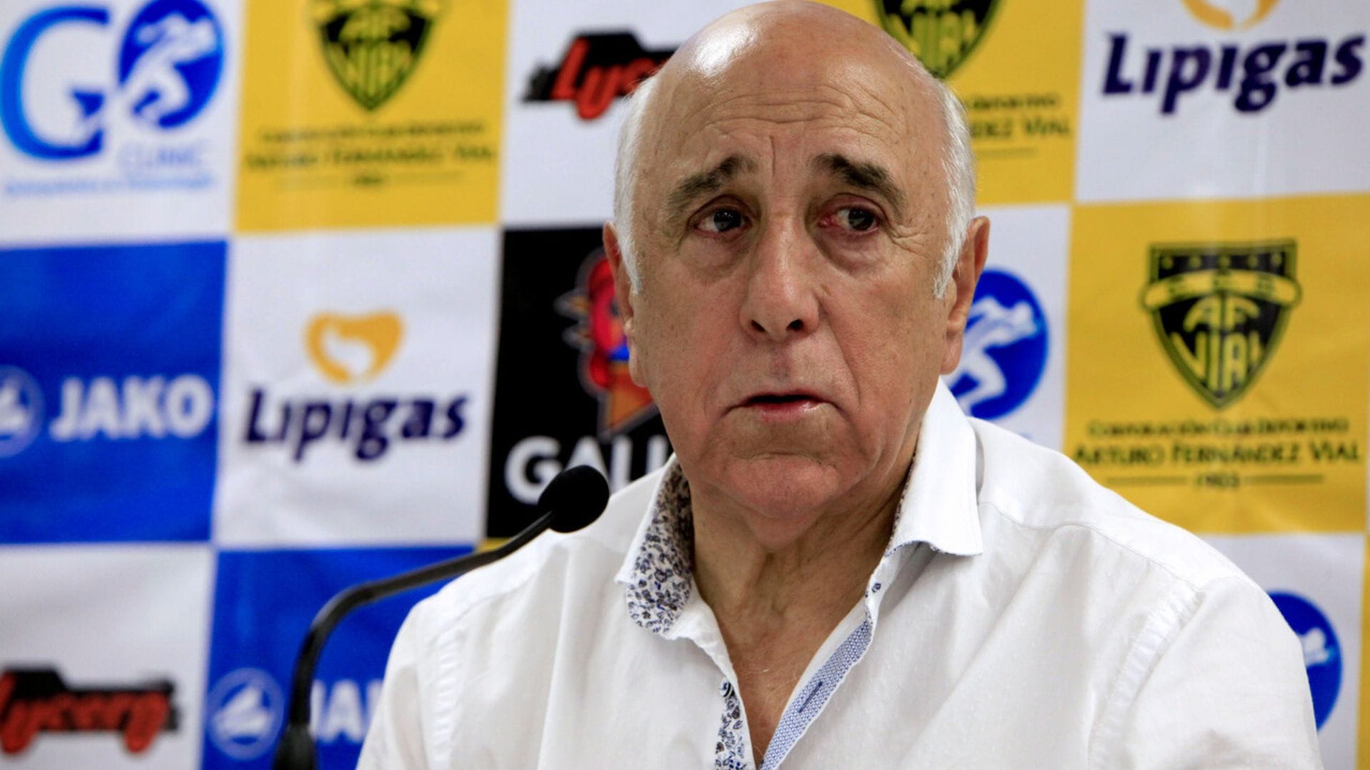 Dan de alta a Nelson Acosta, histórico DT de la Selección Chilena