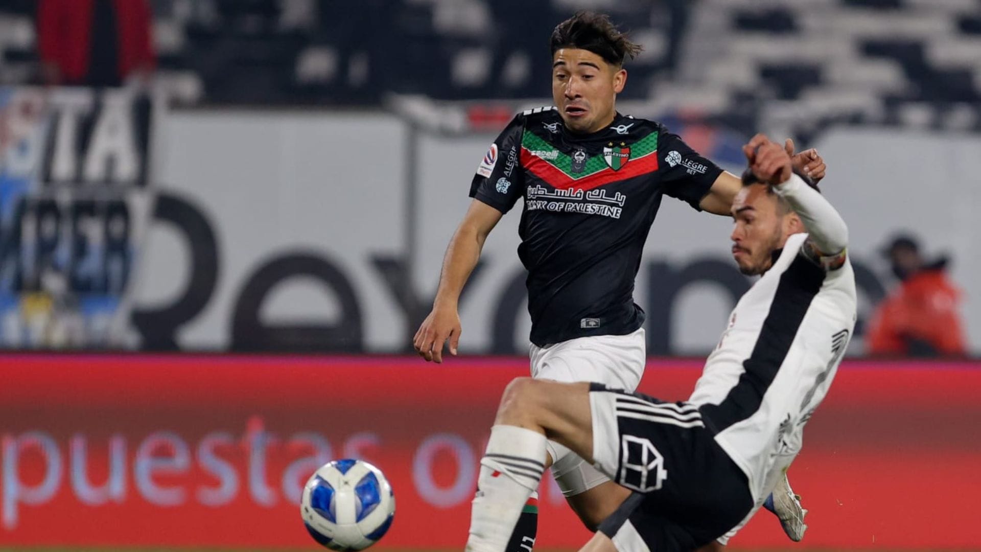 Detienen a jugador de Palestino por porte ilegal de municiones: Lo arrestaron junto a ocho sujetos