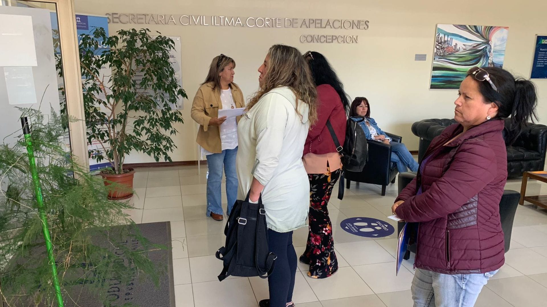 Vecinos y municipio de Lota recurren a la justicia ante malos olores de pesqueras