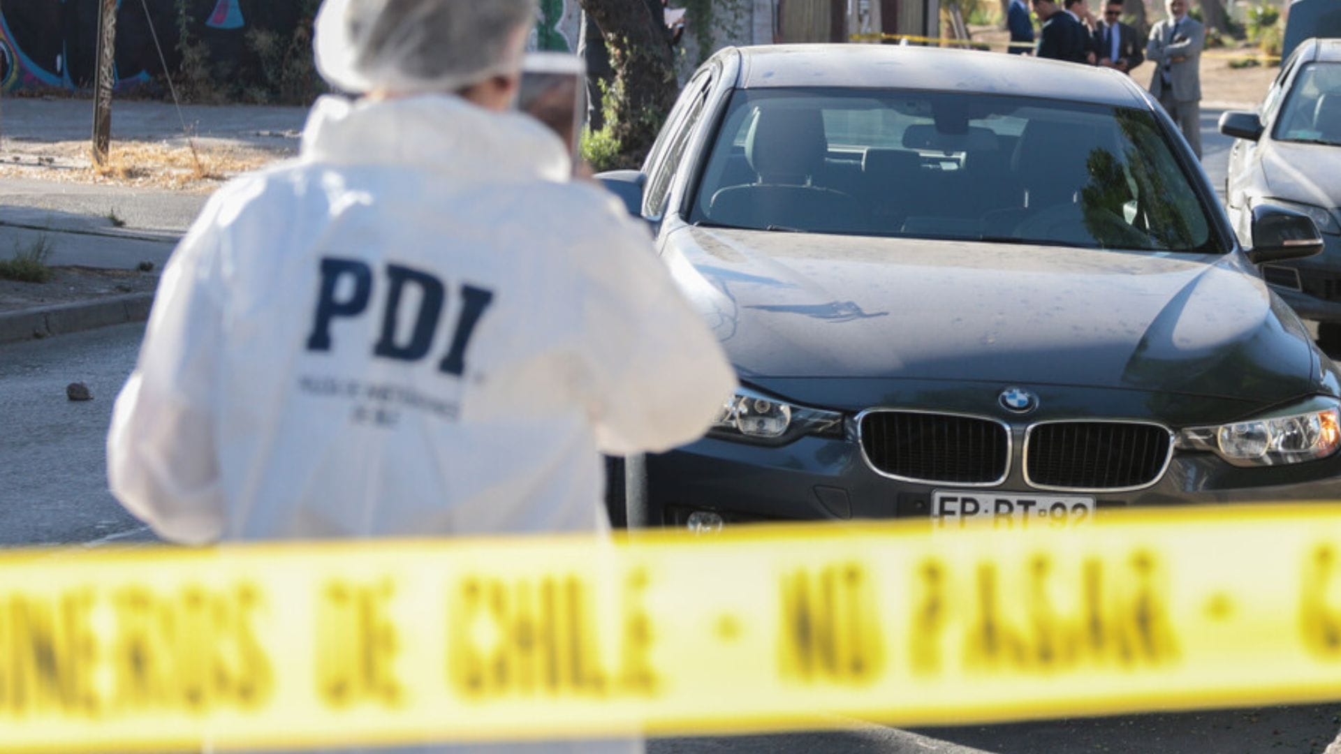 Los intimidaron siete sujetos armados: Pareja sufrió violenta encerrona en Lo Barnechea
