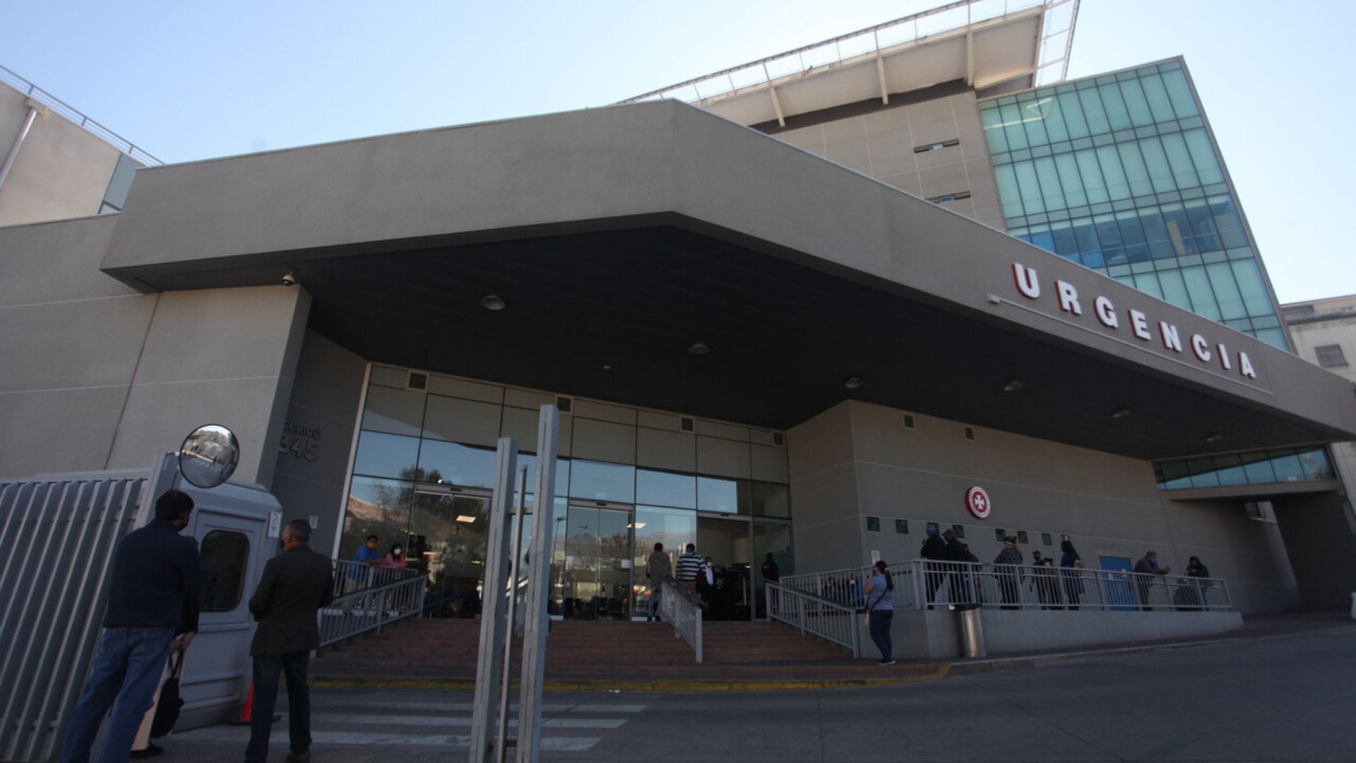 Gendarmes le dispararon a reo que trató de escaparse desde la ex Posta Central