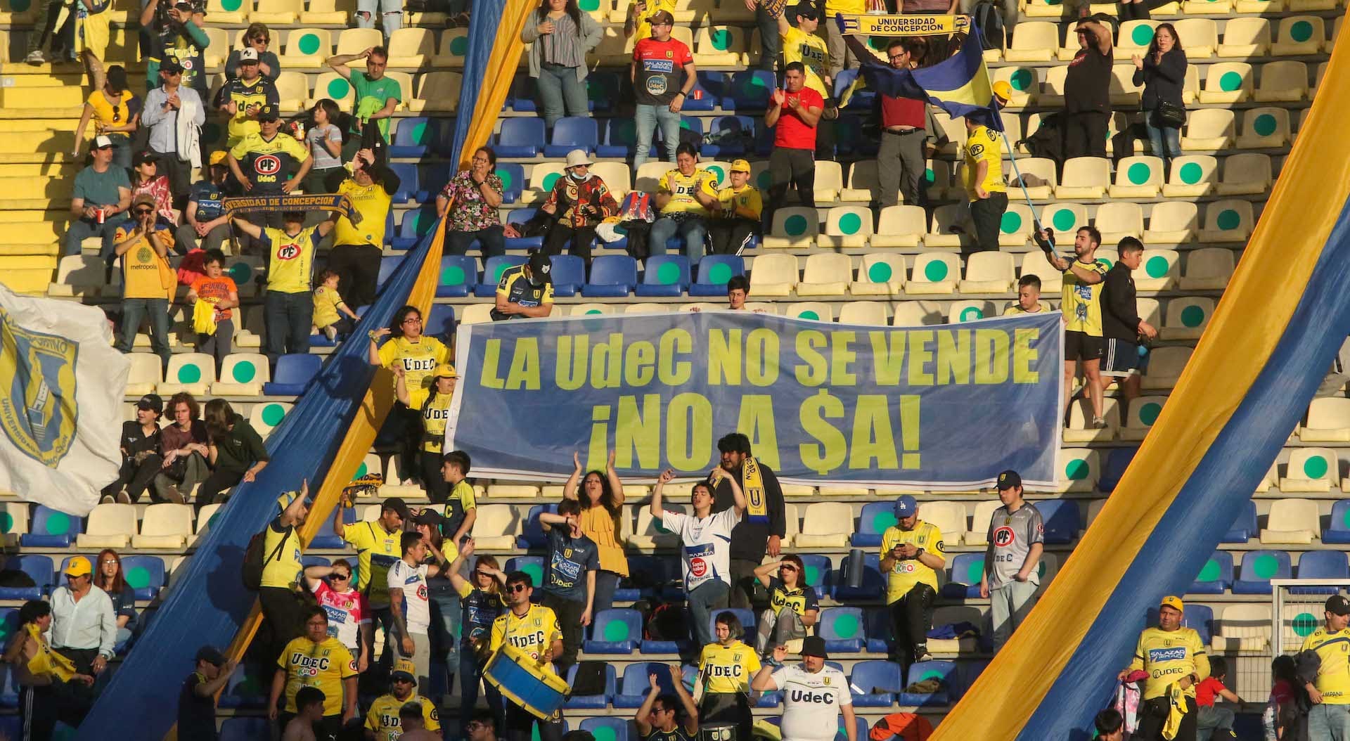 Hinchas de la UdeConce rechazan el proceso de cambio del club a Sociedad Anónima