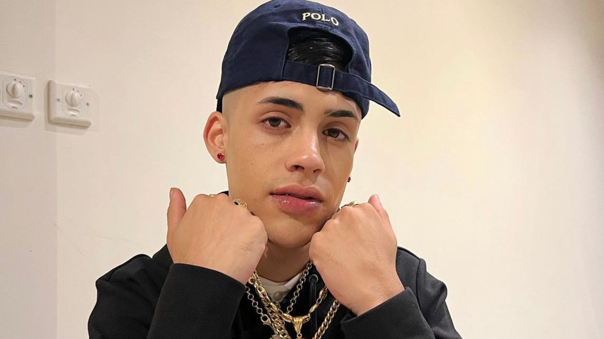 Incautan arma de Cris MJ tras amenazas en redes sociales