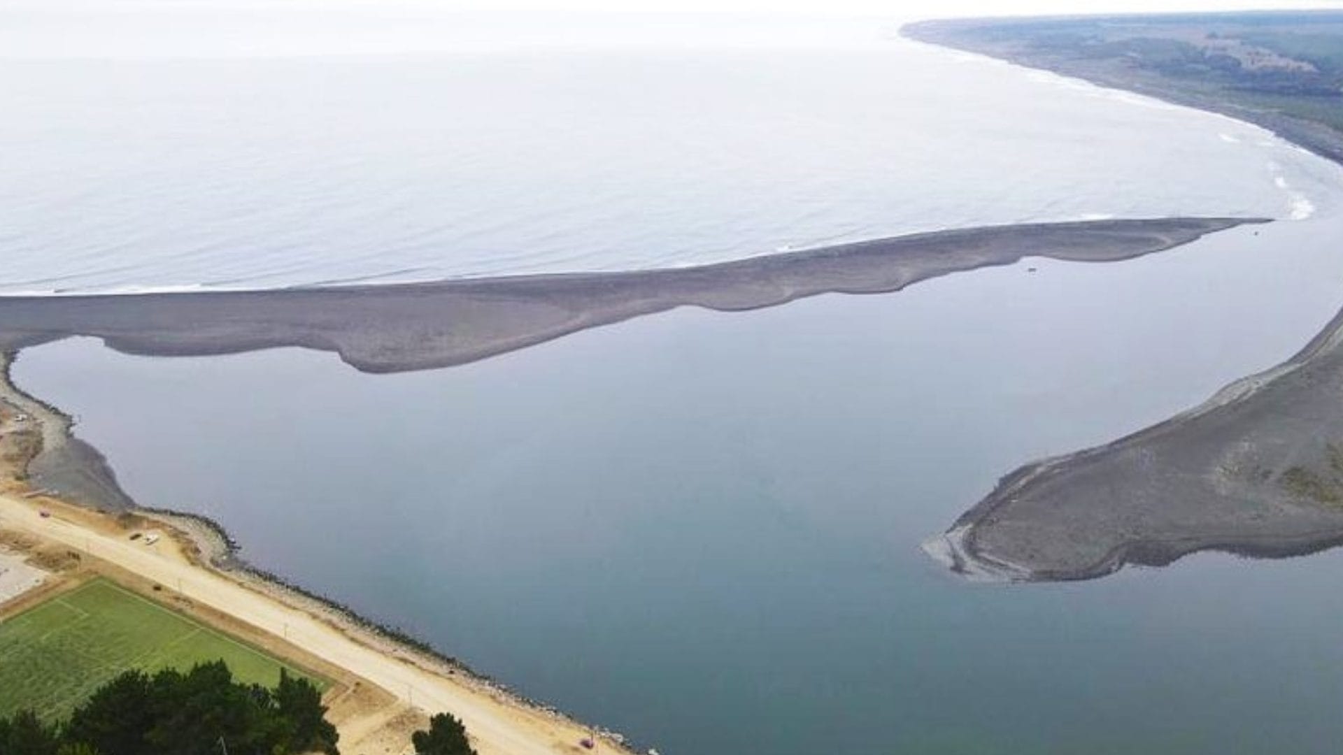 Instruyen apertura de la desembocadura del Río Maule: Pescadores no podían salir a la alta mar