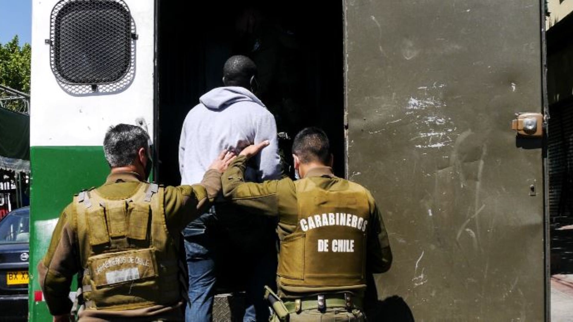 Carabineros de Lebu atrapan a extranjero por tráfico de drogas: Está en Chile de manera ilegal
