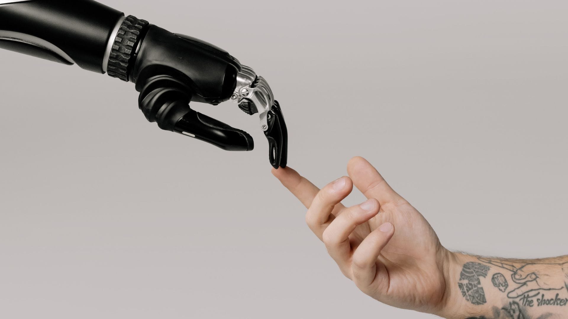 Inteligencia Artificial: Experto UdeC afirma que es compleja la regulación ética por la variedad de culturas